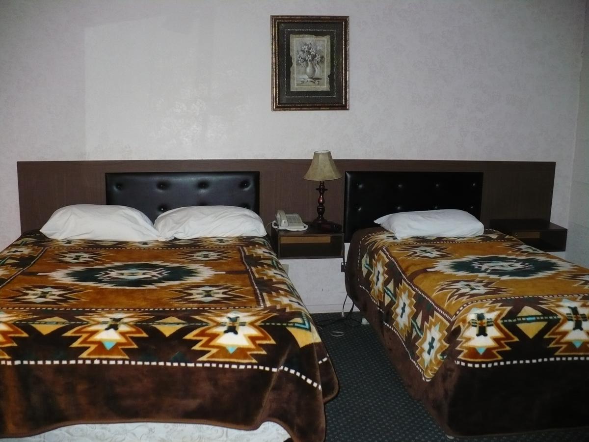 Sheridan Lawrence M Hotel Fort Vermilion Exterior foto